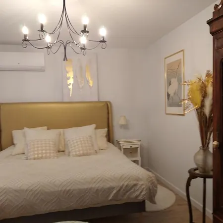 فندق مبيت وإفطار Pres De La Grenouillere Estivareilles (Allier)