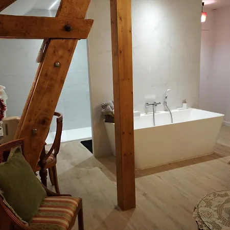 فندق مبيت وإفطار Pres De La Grenouillere Estivareilles (Allier)