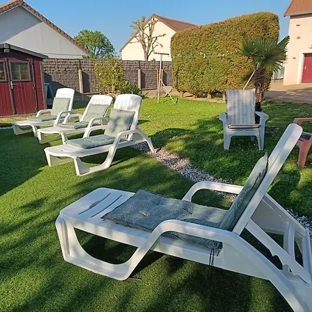 فندق مبيت وإفطار Pres De La Grenouillere Estivareilles (Allier)